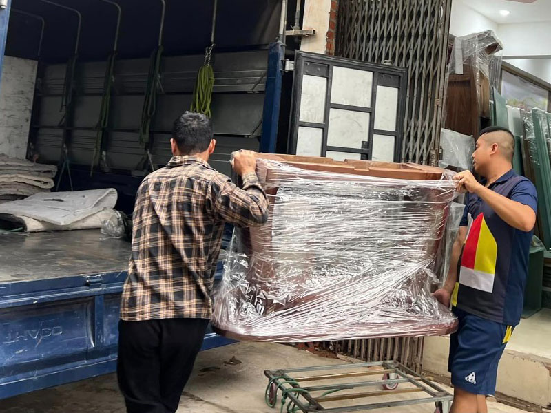 Vận chuyển nội thất tới khách hàng