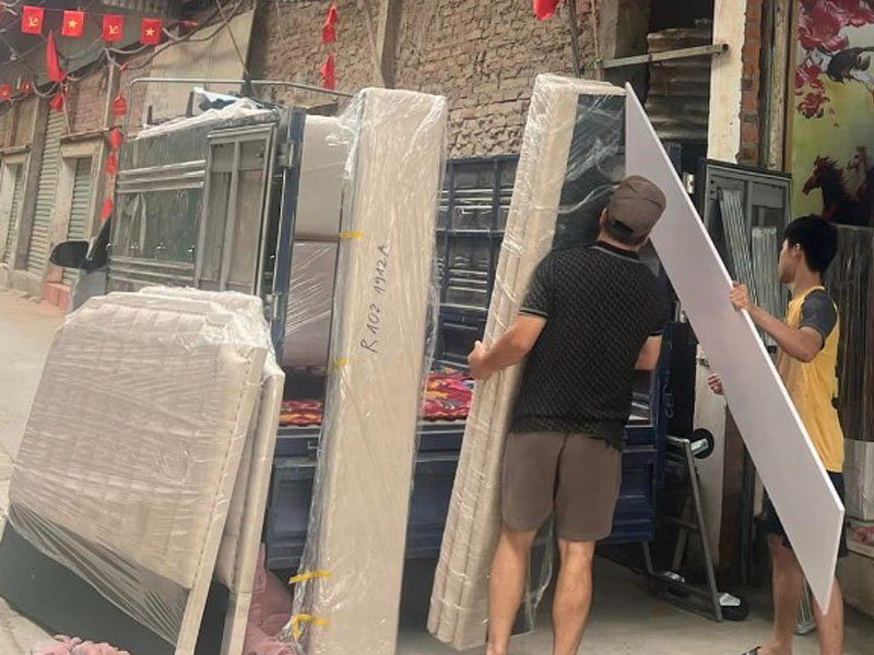 Giao giường tới nhà khách hàng